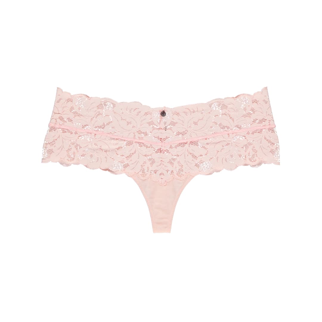 Reesa String in rosa