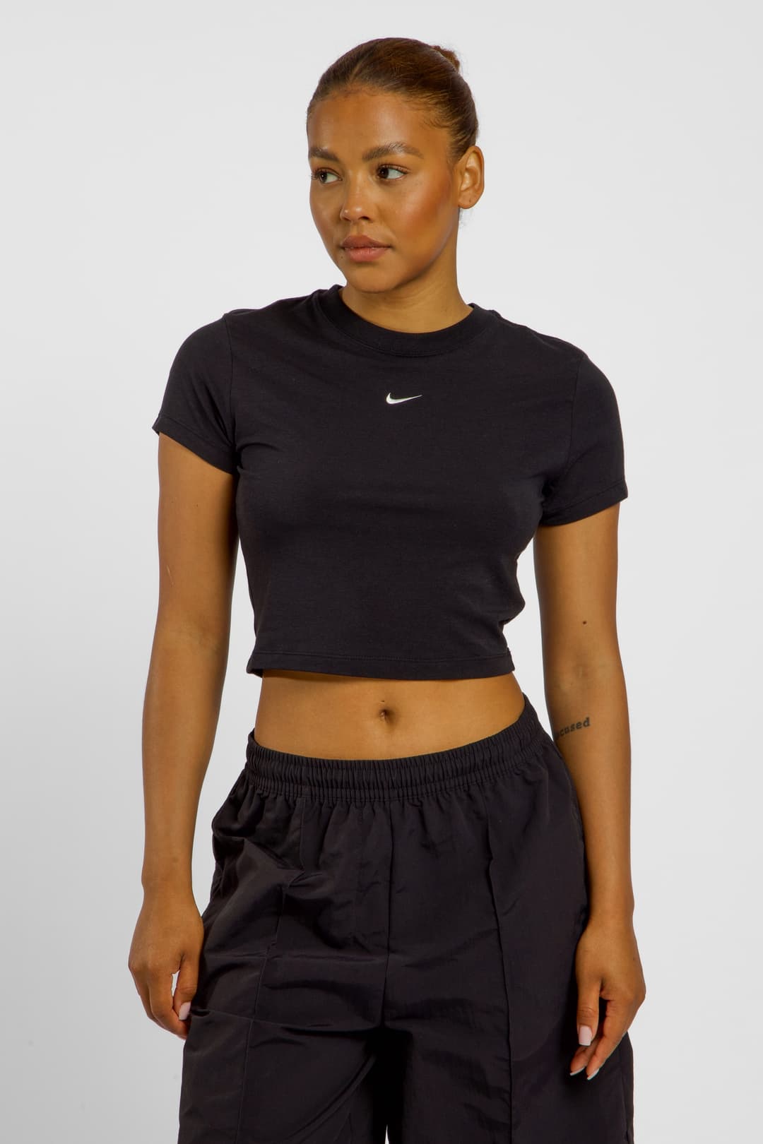 Nike Chill Knit Cropped Damen T-Shirt Schwarz, Damen, Größe: S