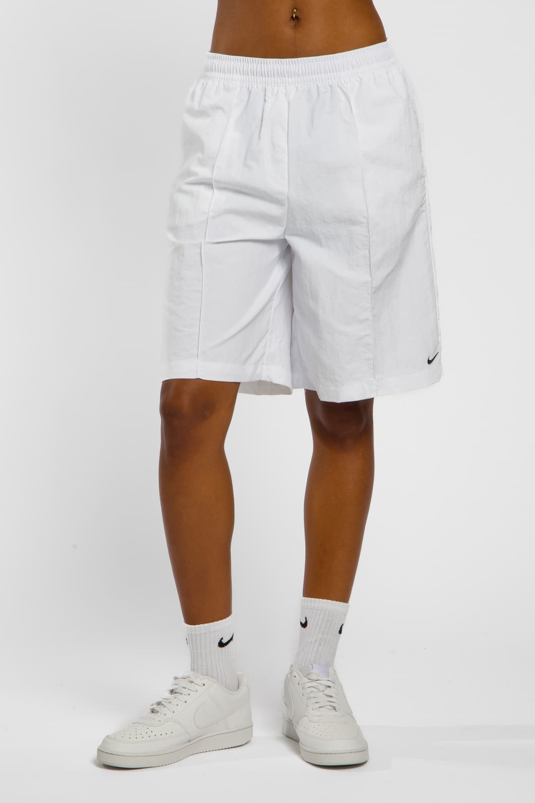 Nike Everything Wovens 9 Inch Damen Short Weiss, Damen, Größe: XS