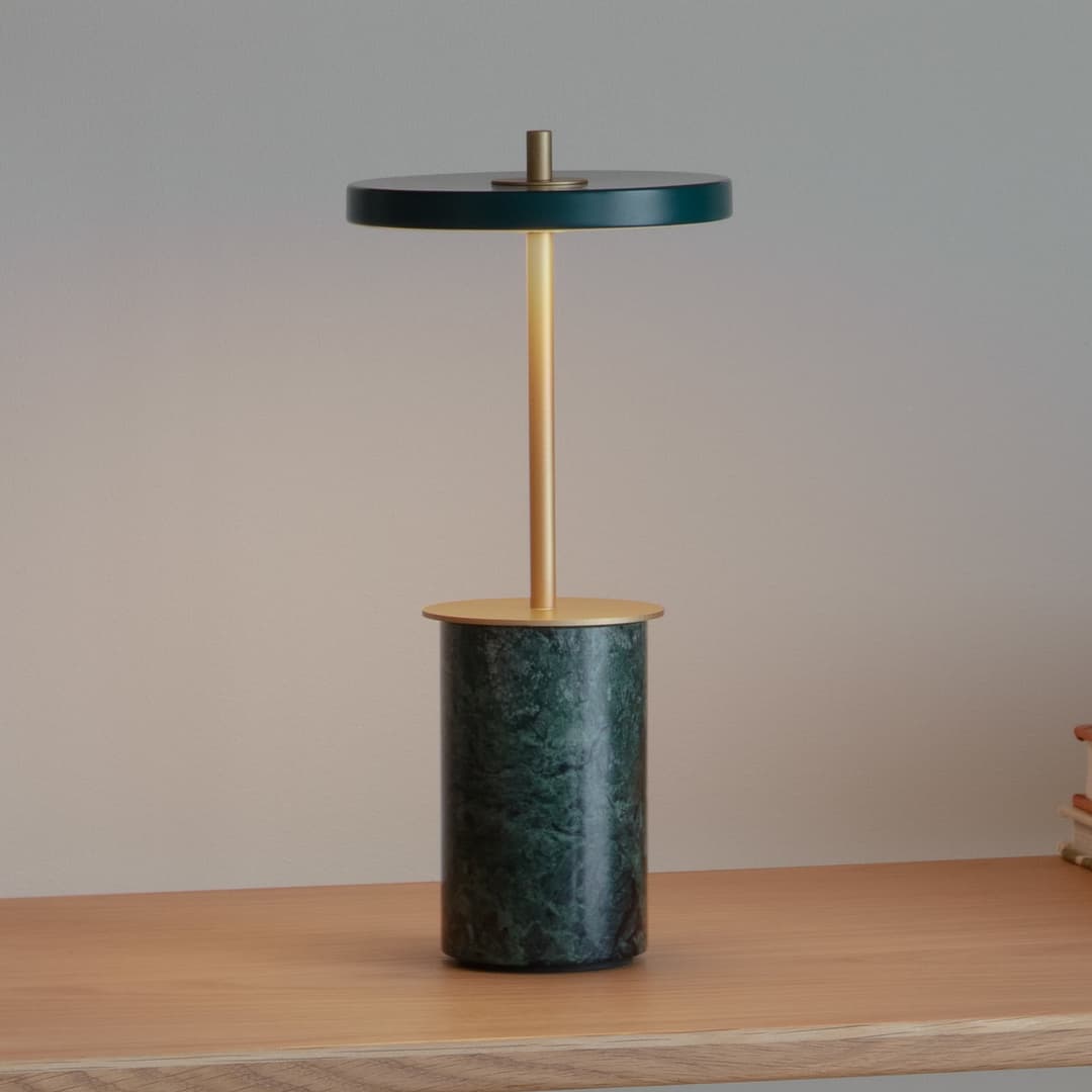 Asteria Move Portable Tischleuchte Mini Green Marble - UMAGE Asteria Move Mini - Terrasse - Design - Stein - Mit Schirm