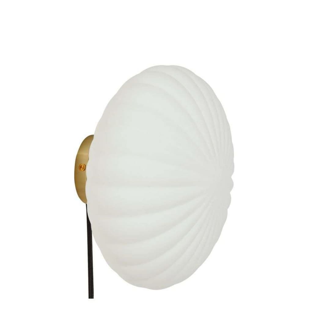 Kumu Wandleuchte Ø25 Opal/Brass - Hübsch - Wohnzimmer - Metall