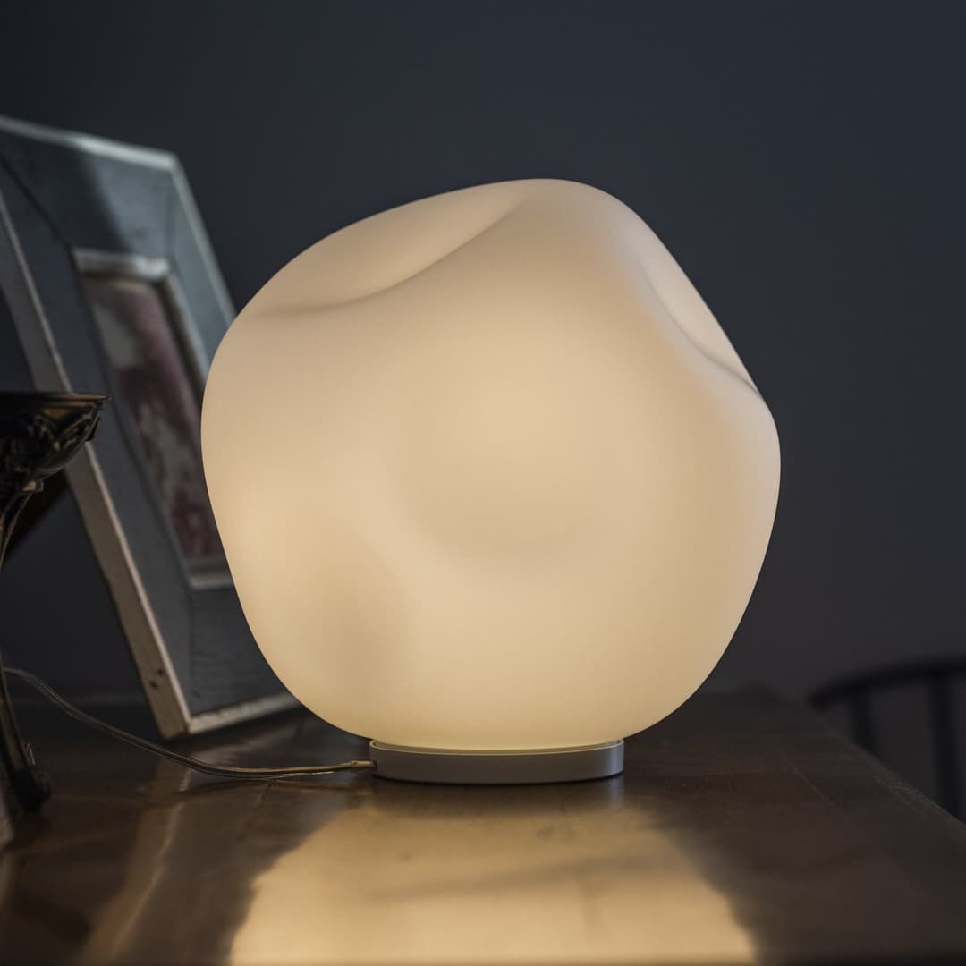 Hoba Midi Tischlampe, Ø 19 cm, dimmbar, Glas - Foscarini - Wohnzimmer - Design - Kugel