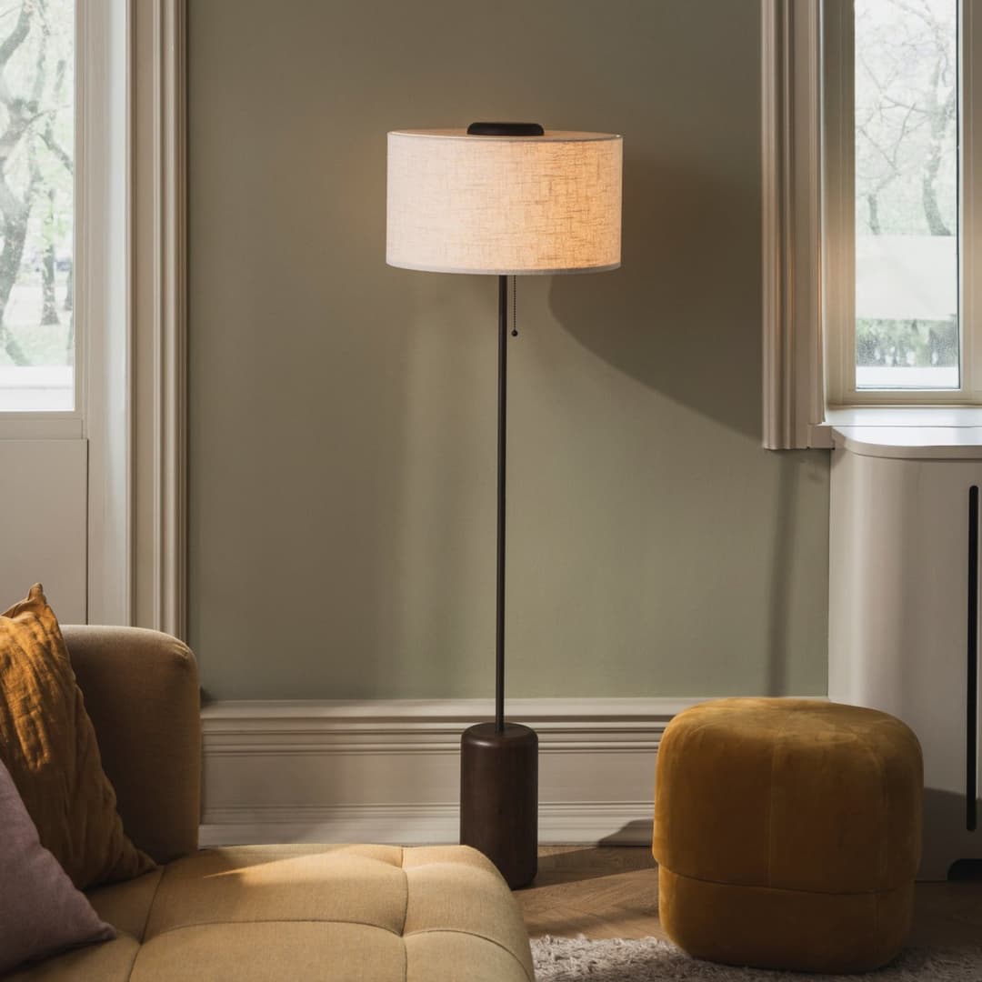 Bosco Stehlampe, creme/braun, Höhe 144 cm - Globen Lighting - Wohnzimmer - Holz - Einflammig