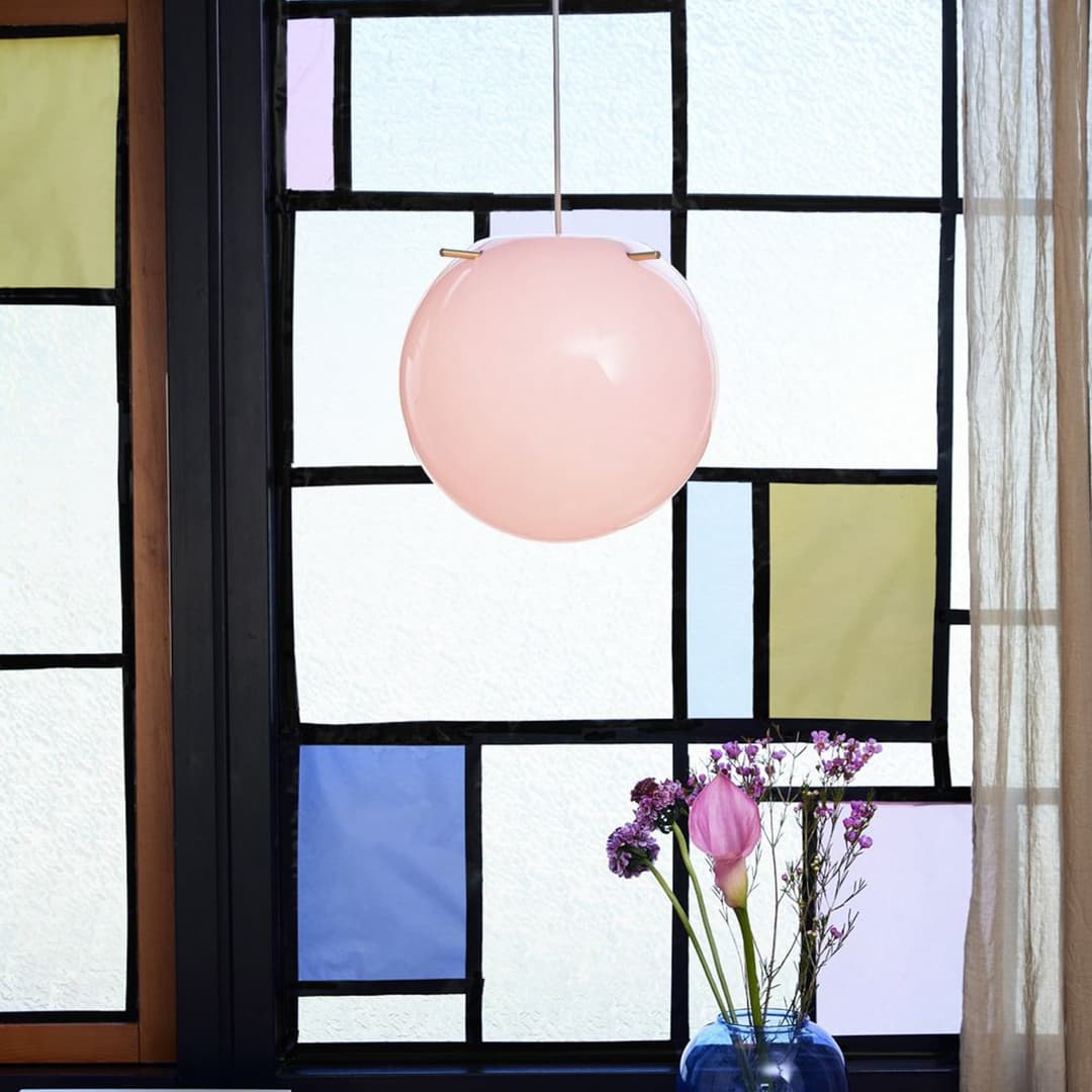 Koi Pendelleuchte Ø32 Opal Rose/Brass - Frandsen - Wohnzimmer - Design - Glas - Einflammig