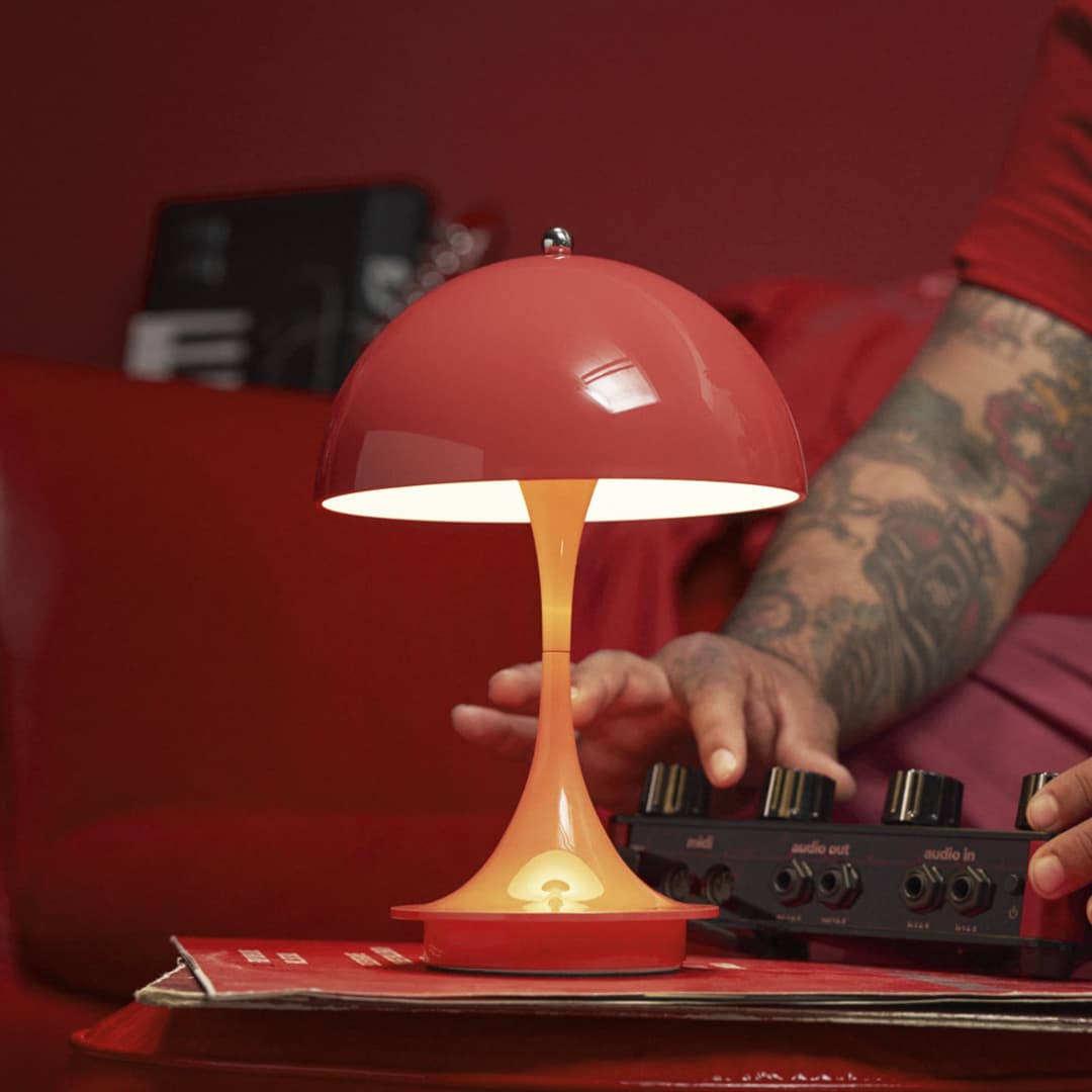 Panthella 160 Portable Akku-Tischlampe, rot - Louis Poulsen - Balkon - Design - Kunststoff - Einflammig