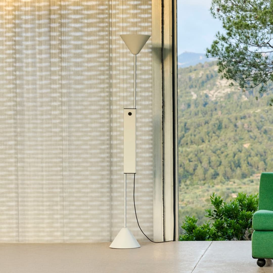 Twist Stehleuchte, weiß, 200cm, dim., höhenverstellbar - HAY - Wohnzimmer - Design - Aluminium - Mit Schirm