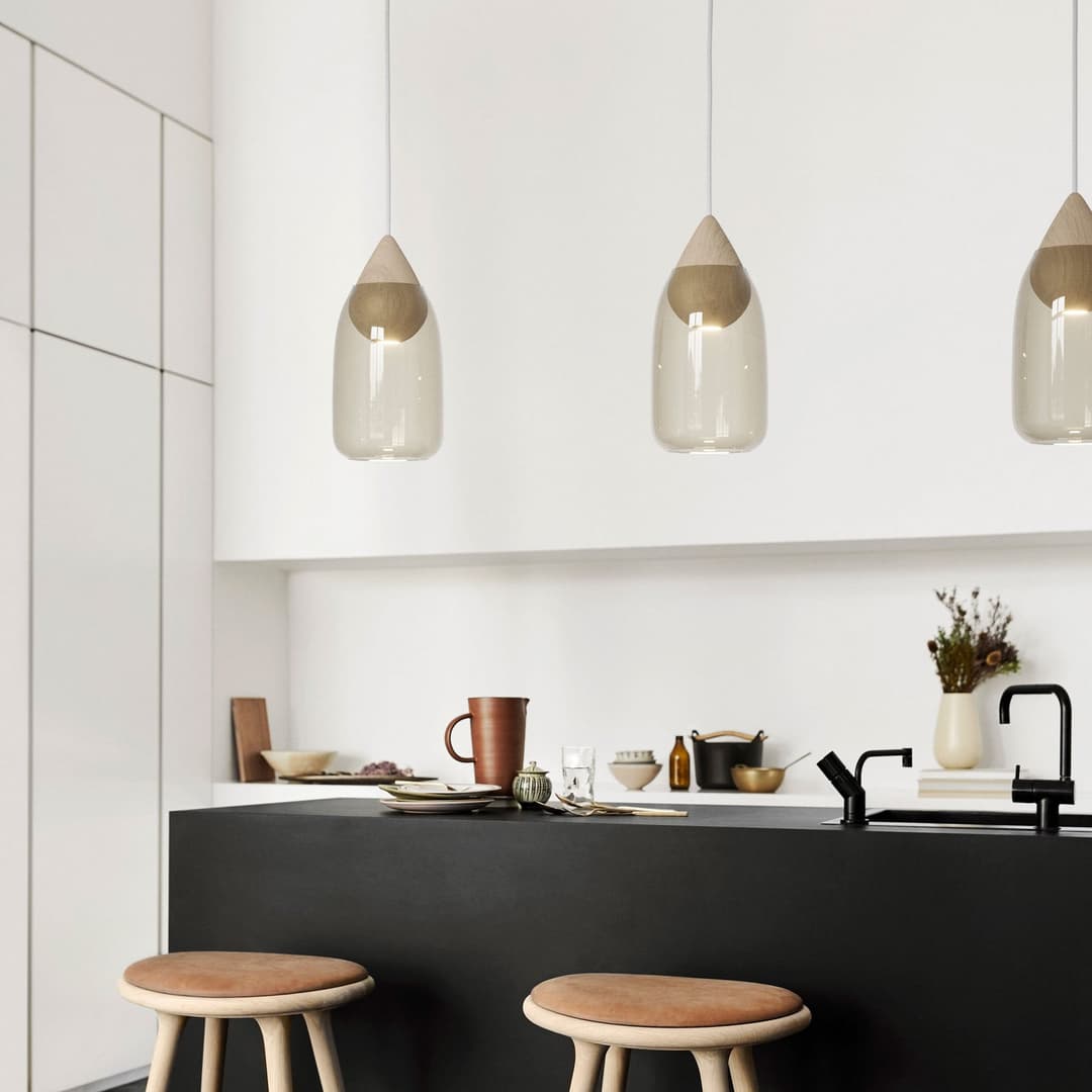 Liuku Pendelleuchte Drop Smoked - Mater Liuku Drop - Schlafzimmer - Design - Holz - Einflammig
