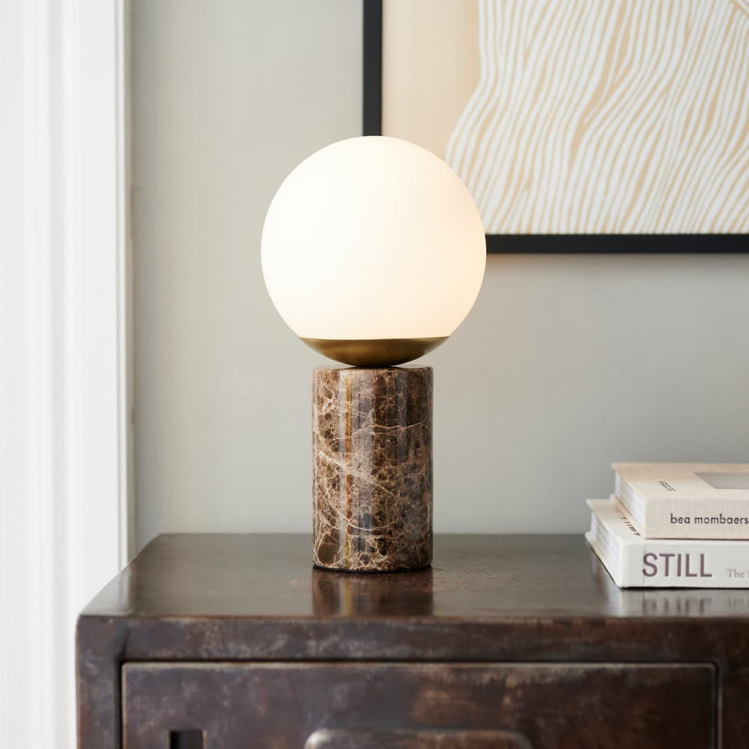 Lilly Marble Tischlampe, braun, Marmor, Höhe 29cm - Nordlux - Wohnzimmer - Stein - Einflammig