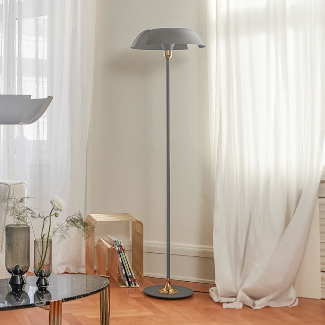 Cycnus Stehleuchte Taupe/Gold - AYTM - Wohnzimmer - Design - Metall - Einflammig