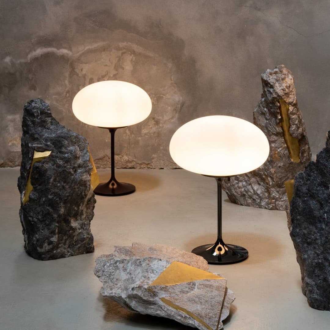 Stemlite Tischleuchte, schwarz-chrom, Höhe 42 cm, dim - GUBI - Wohnzimmer - Design - Metall - Einflammig