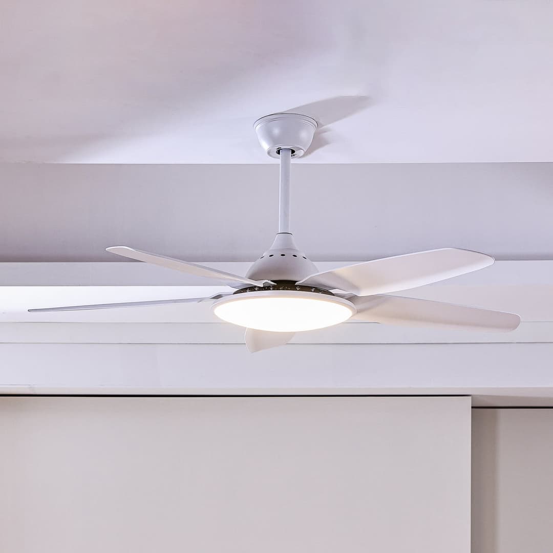 Divian LED-Deckenventilator, weiß, DC, leise, CCT - Lucande - Wohnzimmer - Modern - Metall - Einflammig