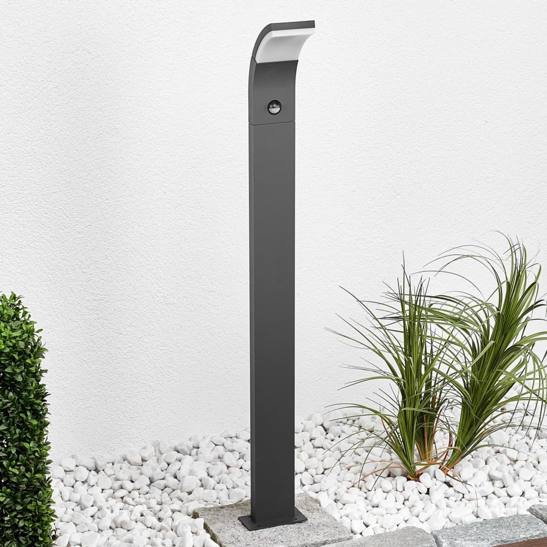 Timm LED Gartenleuchte H100 w/Sensor Graphite - Lucande - Terrasse - Modern - Aluminium - Einflammig
