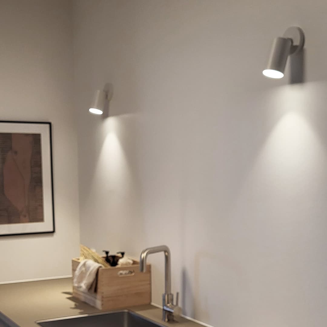 SpotOn Circle 1 Decken-/Wandleuchte, weiß – Antidark - Wohnzimmer - Aluminium