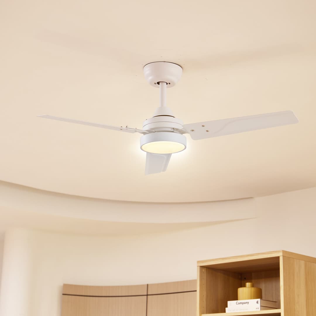 Aerallo LED-Deckenventilator, weiß, CCT, leise - Lindby - Wohnzimmer - Modern - Metall
