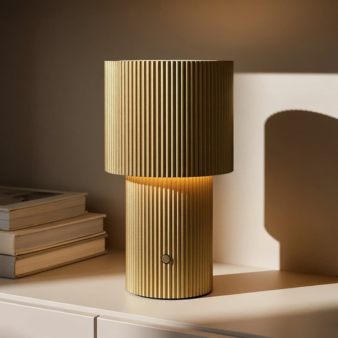 Iluma LED-Akku-Tischleuchte, goldfarben, Höhe 22,1 cm - Herstal Belid - Wohnzimmer - Modern - Aluminium - Einflammig