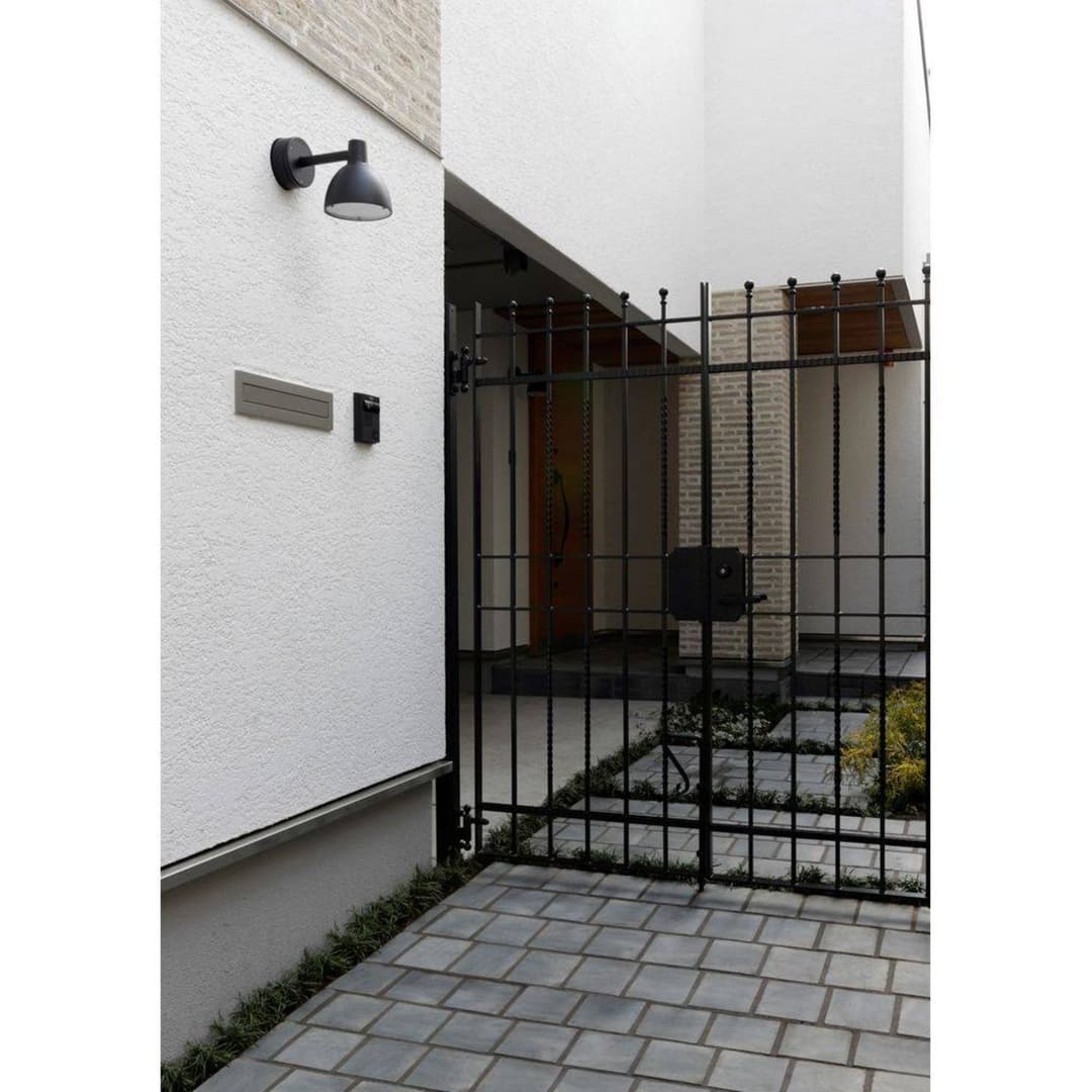 Toldbod 155 Außenwandleuchte Schwarz - Louis Poulsen - Schlafzimmer - Aluminium