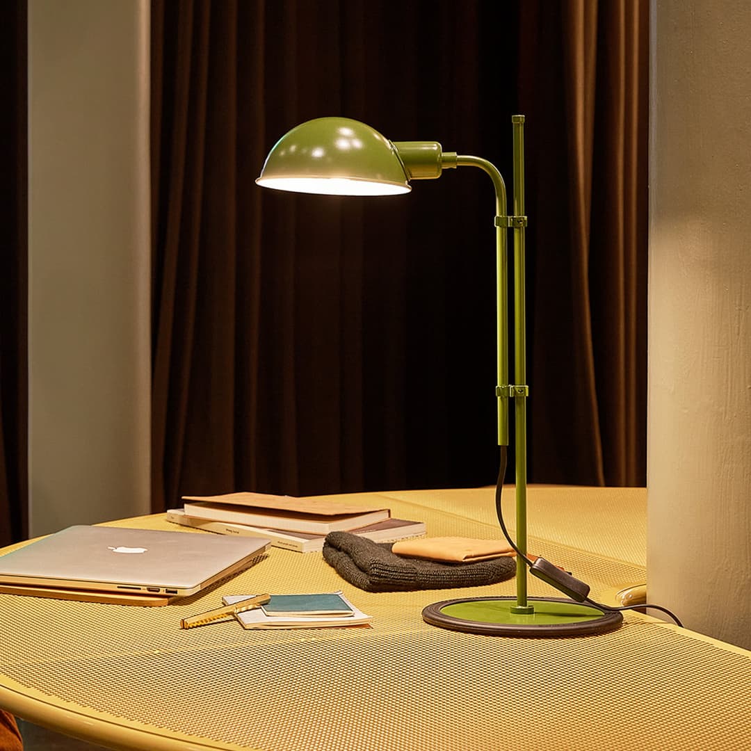 Funiculi Tischleuchte Green - Marset Funiculí - Wohnzimmer - Design - Metall - Einflammig