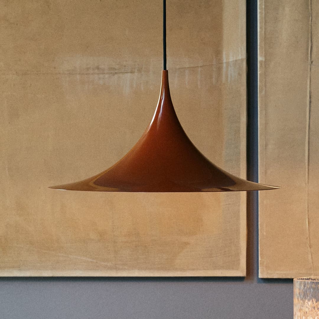 Semi Pendelleuchte Ø30 Glossy Roasted Pumpkin - GUBI - Wohnzimmer - Design - Metall - Einflammig