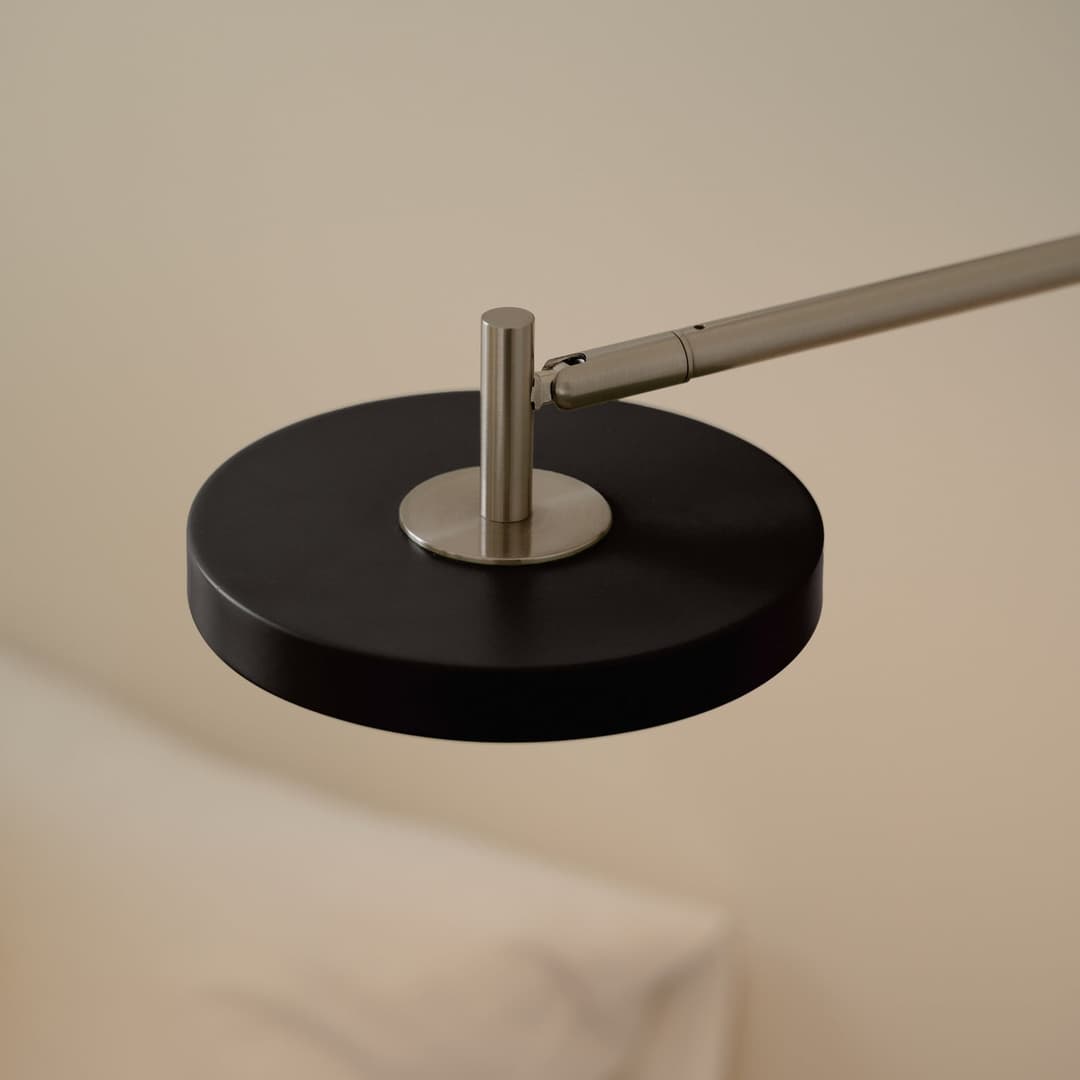 Asteria Long LED-Wandlampe, schwarz, Stahl, Stecker - UMAGE - Wohnzimmer - Design - Metall - Einflammig