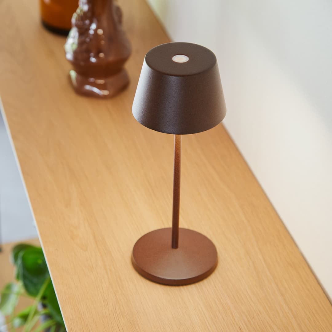 Modi Micro Portable Tischleuchte IP65 Corten - Loom Design - Terrasse - Modern - Aluminium - Mit Schirm