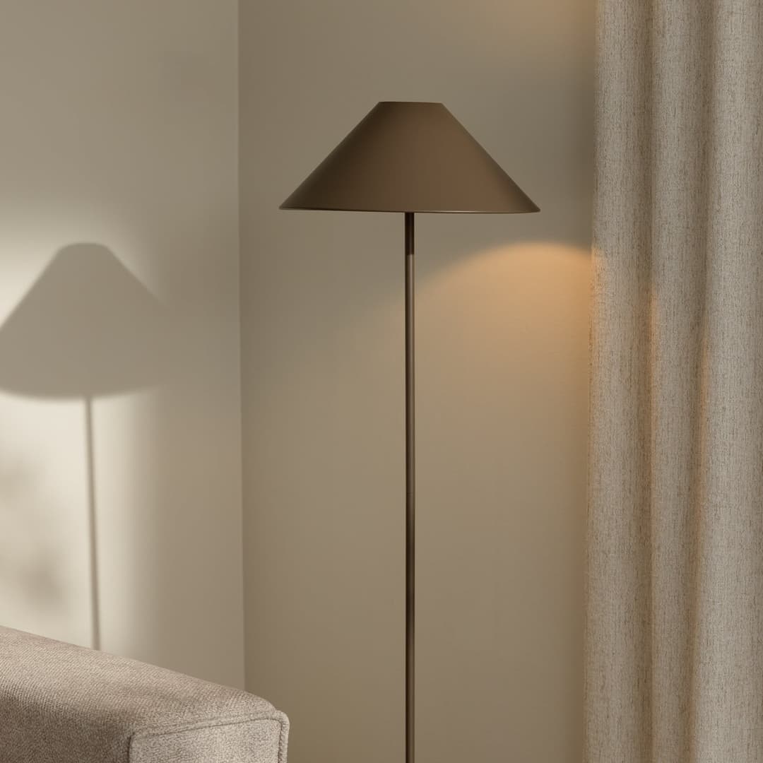 Cannes Stehleuchte braun Metall 140 cm - Globen Lighting - Wohnzimmer - Design - Einflammig