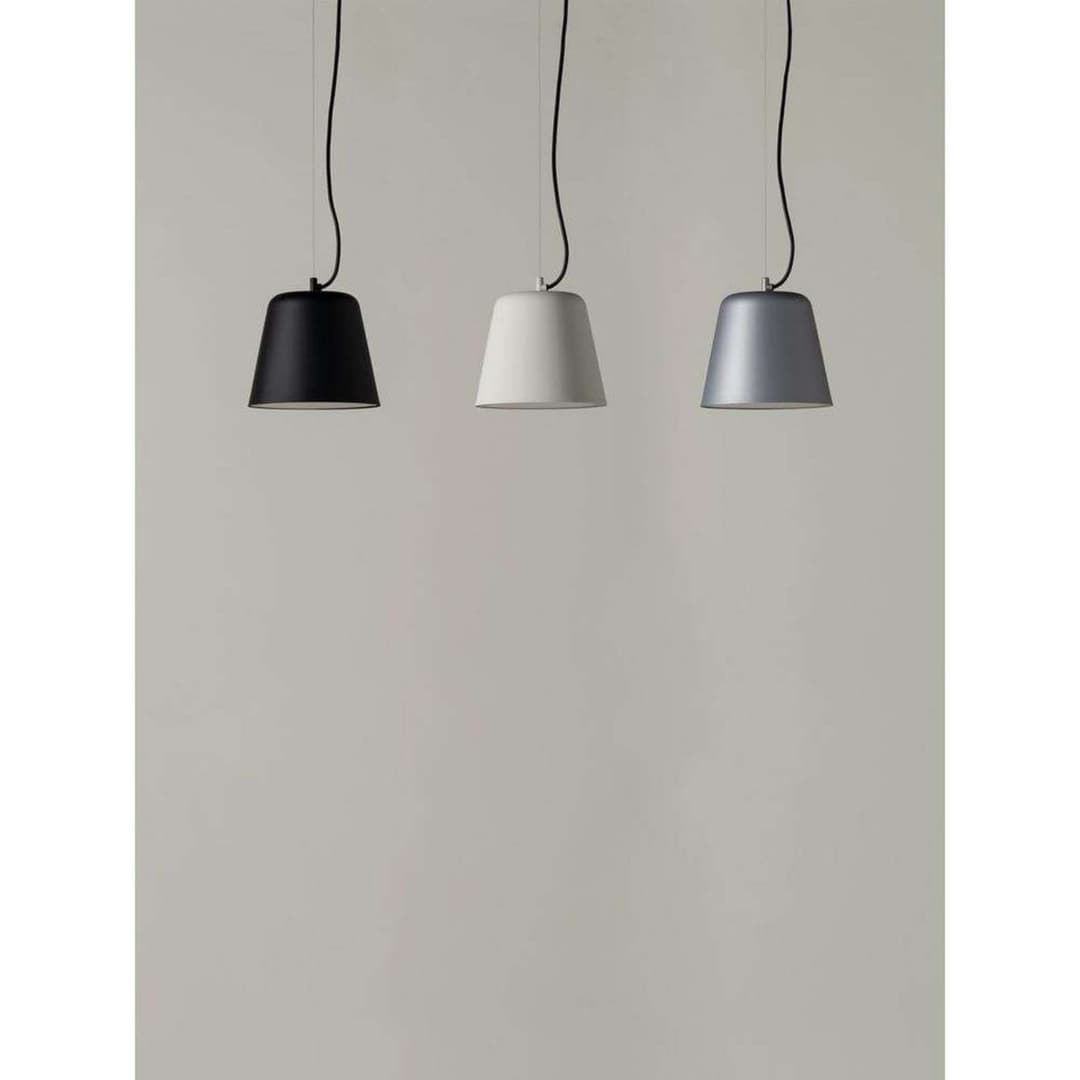 Vaso Pendelleuchte Black - Santa & Cole - Wohnzimmer - Aluminium