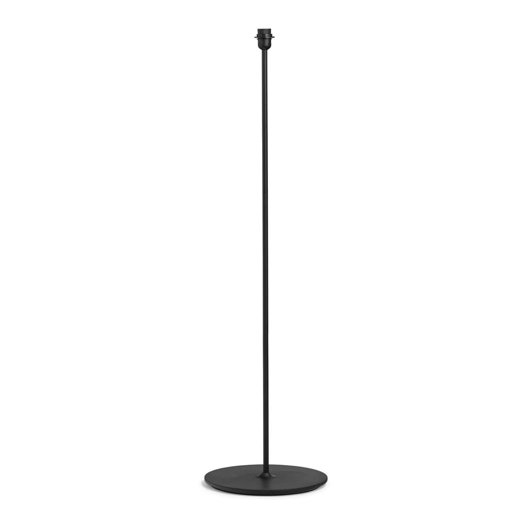 Common Stehleuchte Soft Black - HAY - Wohnzimmer - Design - Metall - Mit Schirm
