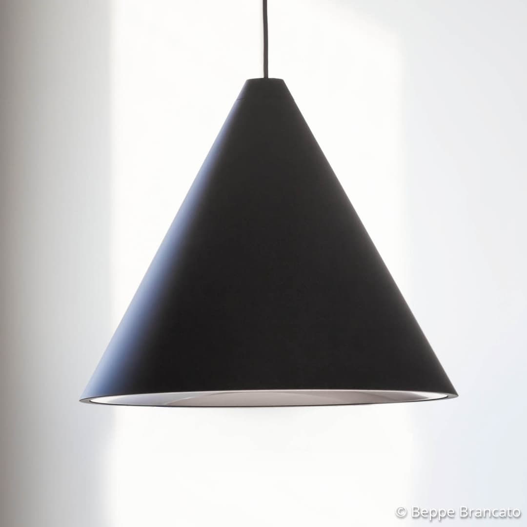 String Light Cone 12m Schwarz Soft Touch Dim Anschluss nur an 24V - Flos - Wohnzimmer - Design - Aluminium - Einflammig