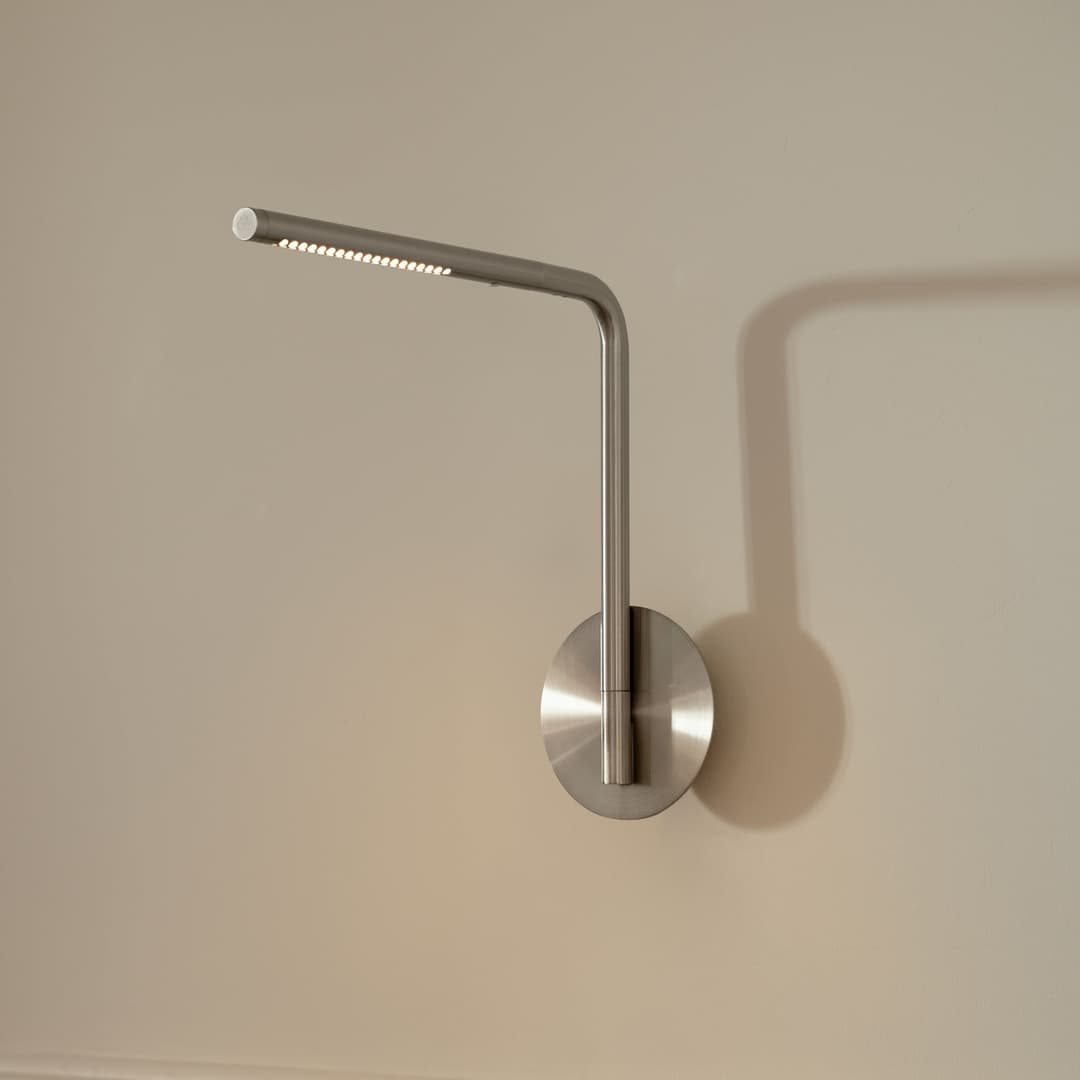 Omni Pivot LED-Wandlampe, stahlfarben, dimmbar - UMAGE - Schlafzimmer - Design - Aluminium - Einflammig