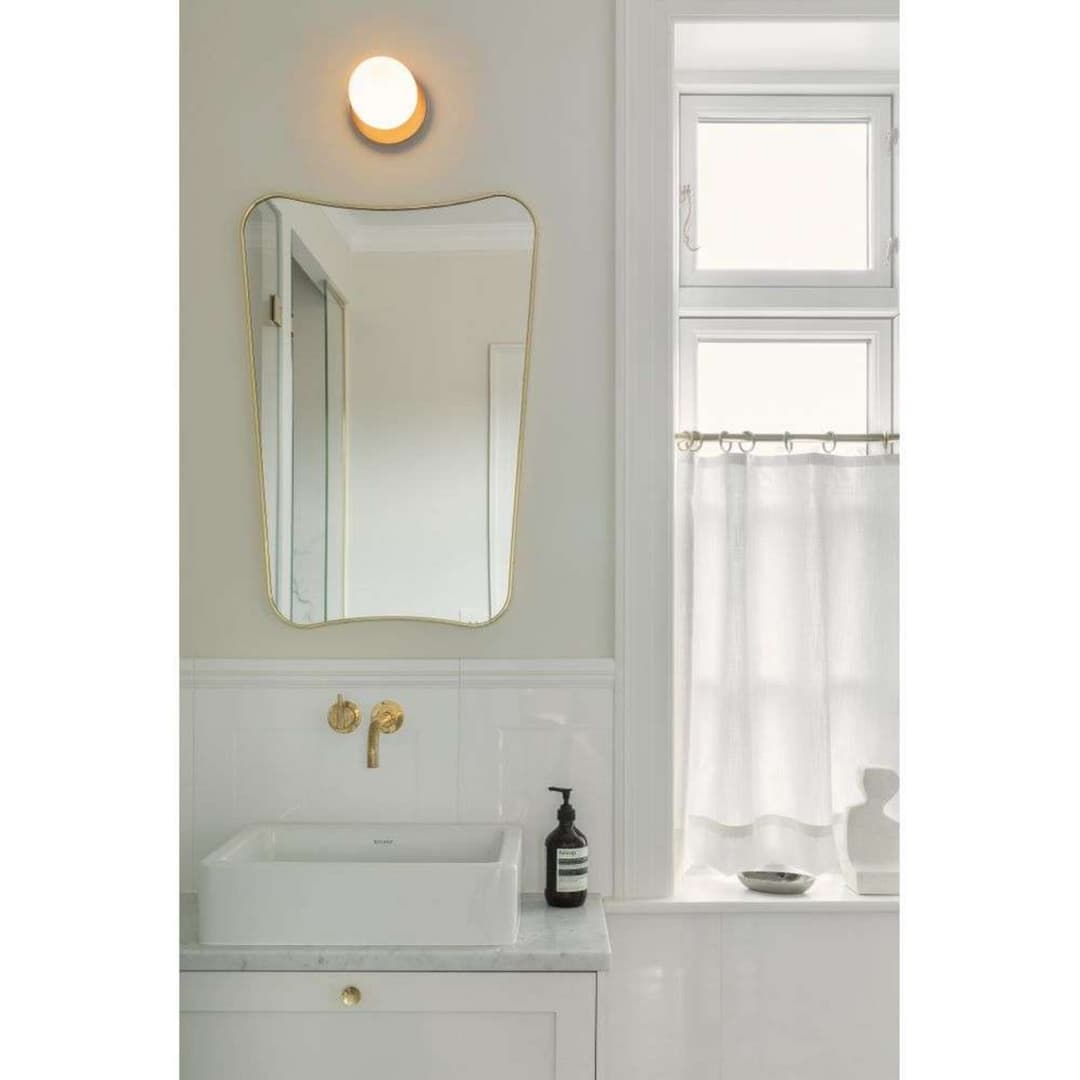 Liila 1 Wand-/Deckenlampe, bronze/opal, Ø 14cm, IP44 - Nuura - Badezimmer - Skandinavisch - Metall - Rund