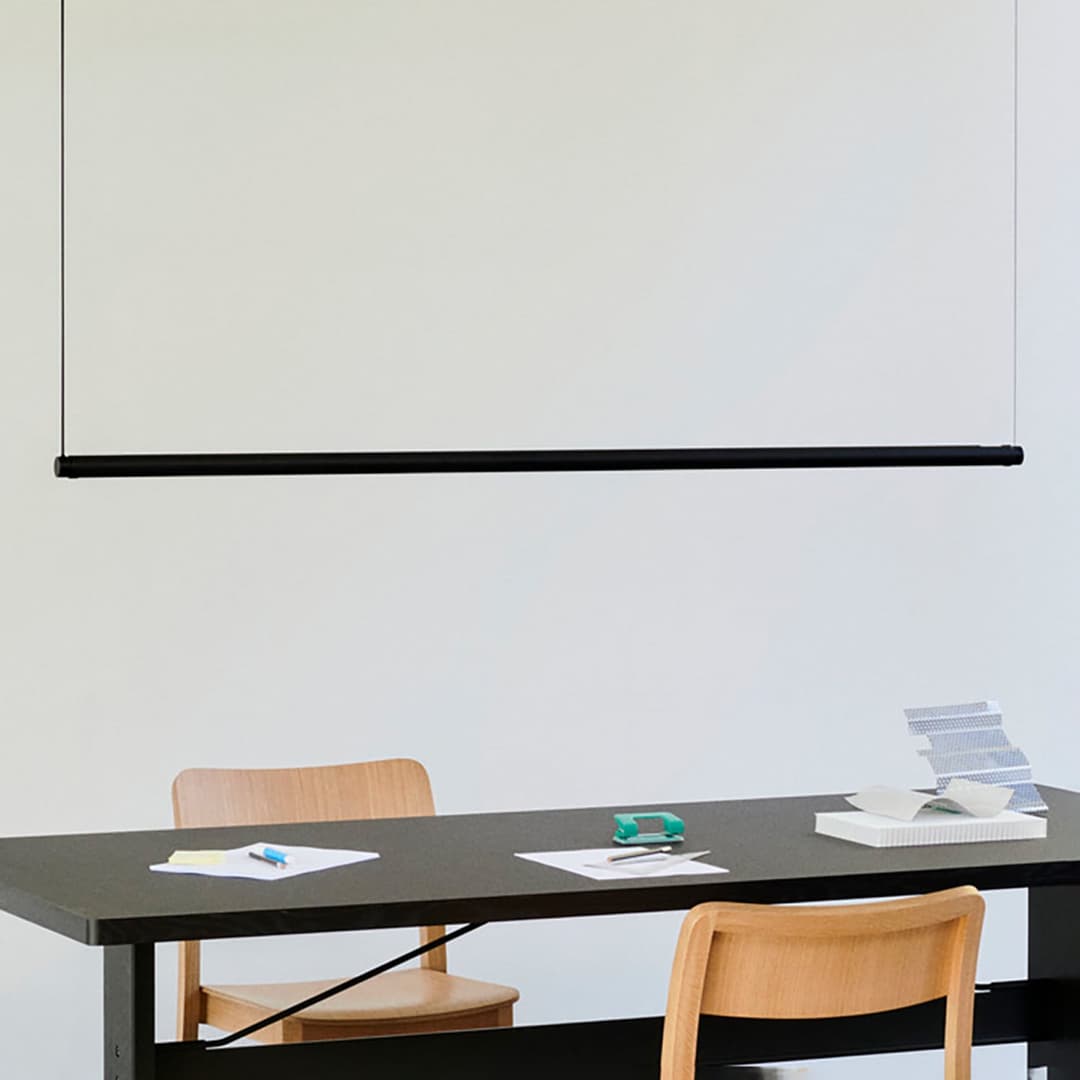 Hängelampe Factor Linear directional, schwarz, drehbar - HAY Factor Linear 1500 - Küche - Design - Metall - Einflammig