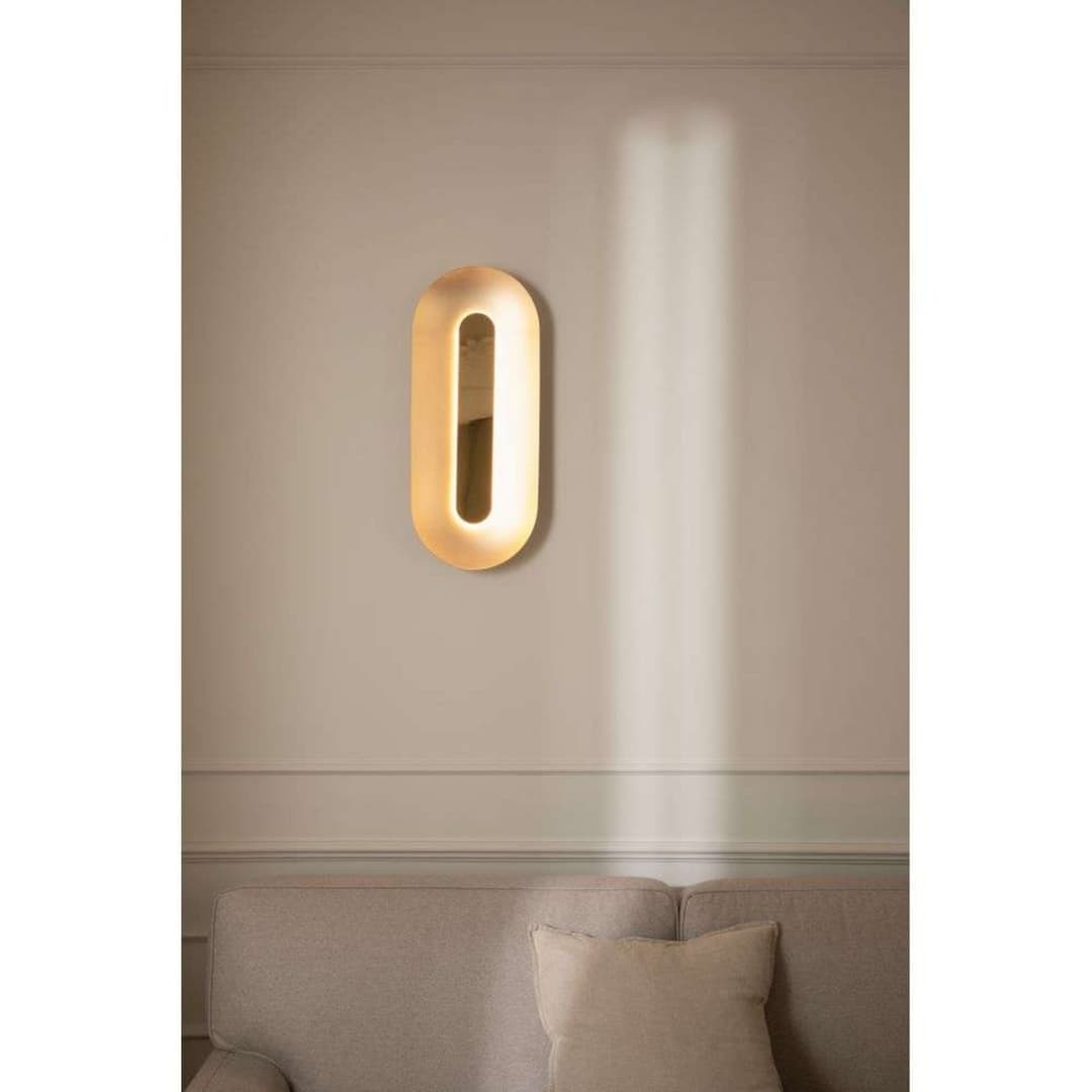 Sasi LED-Wandlampe, Höhe 65cm, messingfarben, Metall - Nuura - Wohnzimmer - Skandinavisch - Einflammig