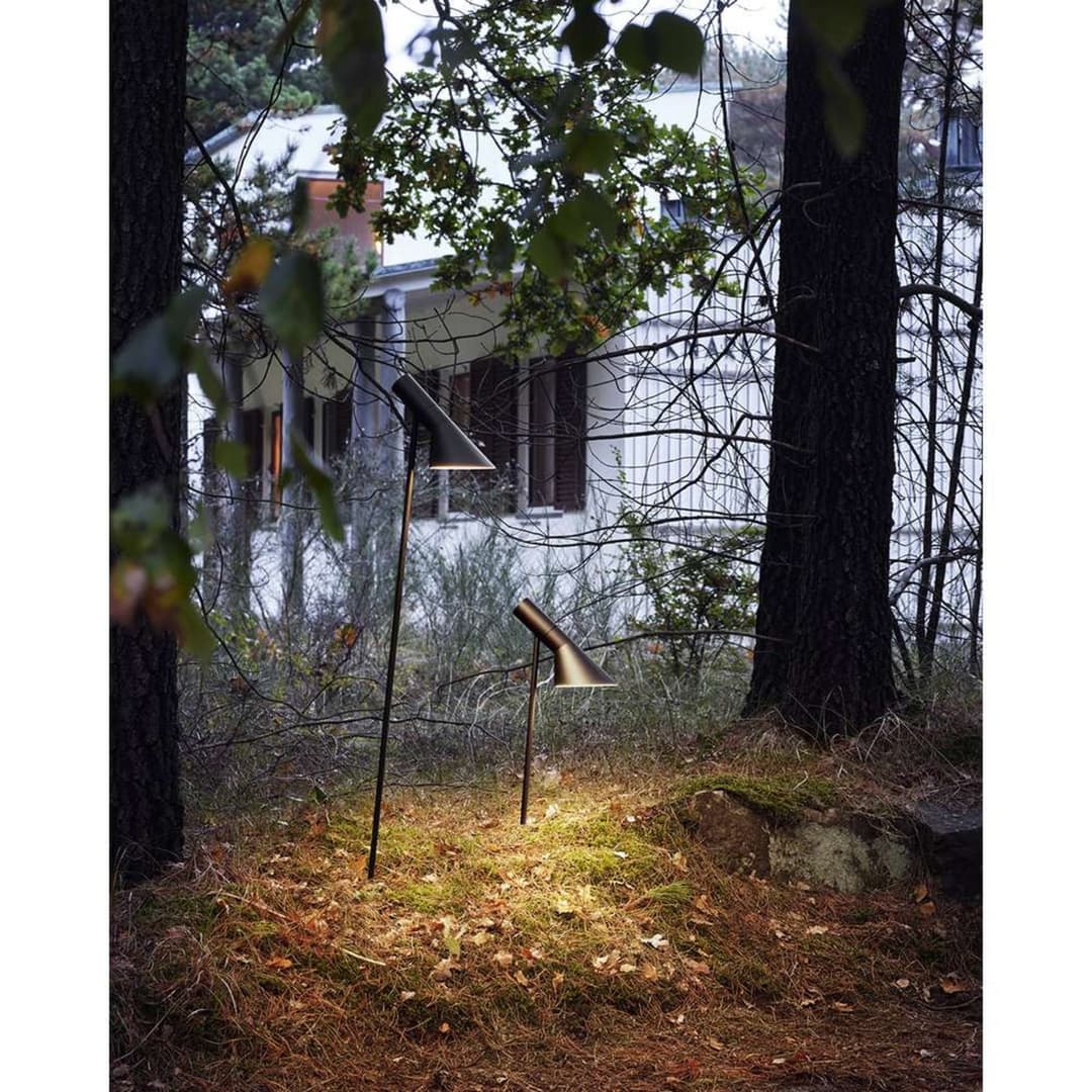 AJ Short Gartenlampe, 2700K, Spike, schwarz - Louis Poulsen - Terrasse - Metall