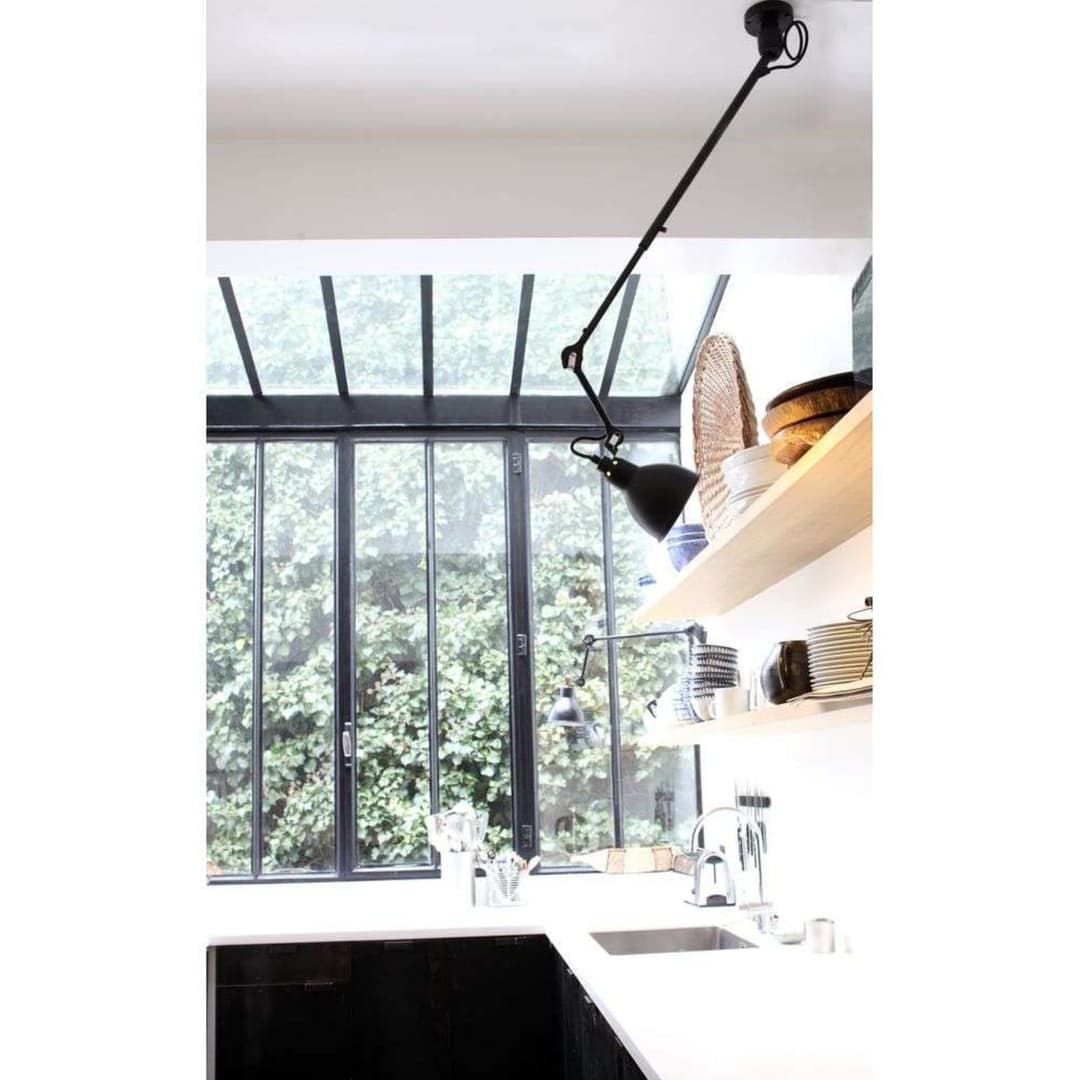 Lampe Gras 302 Deckenleuchte, schwarz/opal – DCW - Wohnzimmer - Metall