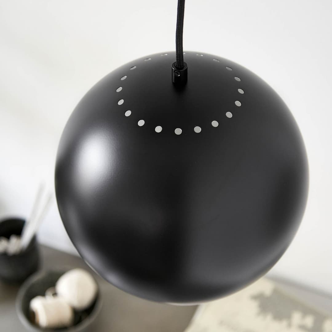 Ball Pendelleuchte Ø 25 cm Matt Black - Frandsen - Wohnzimmer - Design - Metall - Einflammig