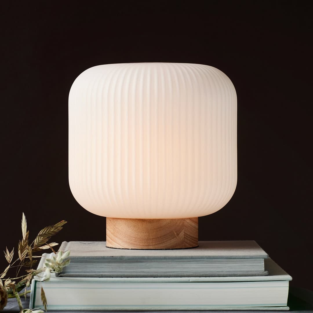 Milford Tischleuchte Ash/Opal - Nordlux - Wohnzimmer - Skandinavisch - Glas - Mit Schirm