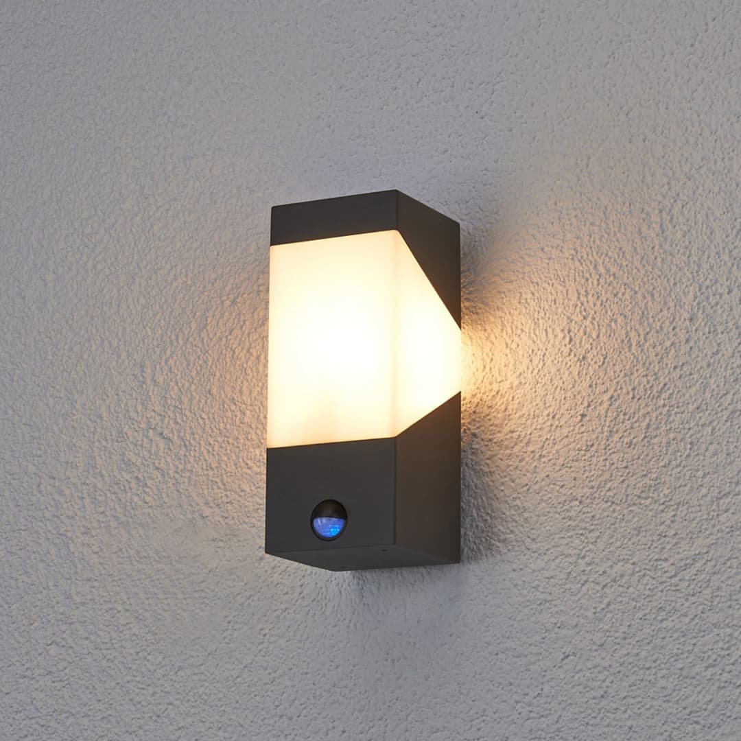 Kiran Außenwandleuchte w/Sensor Graphite - Lucande - Terrasse - Modern - Aluminium - Eckig