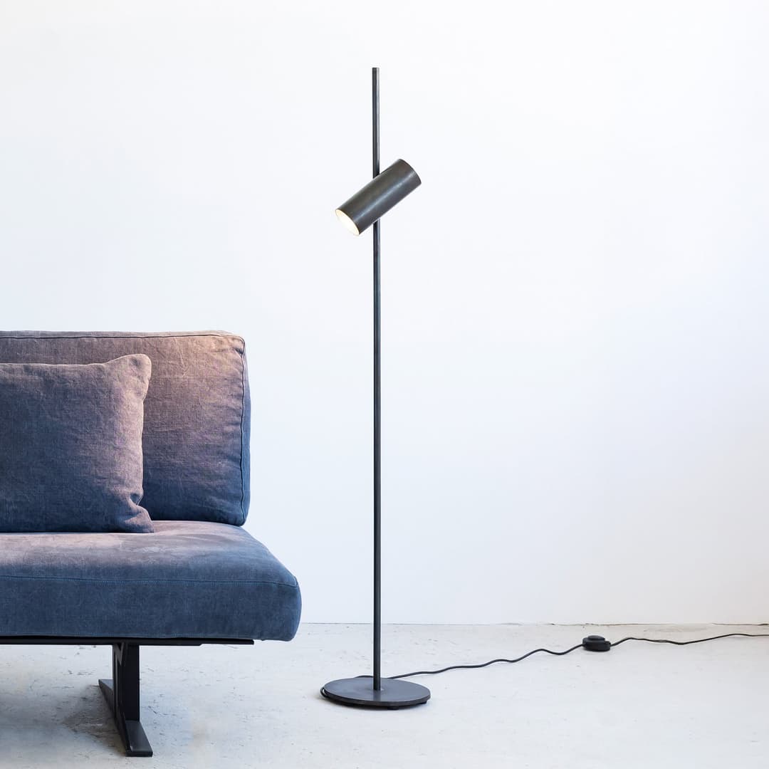 N°15 Stehleuchte, schwarz, Stahl, Höhe 140 cm, GU10 - Serax - Wohnzimmer - Design - Metall - Einflammig