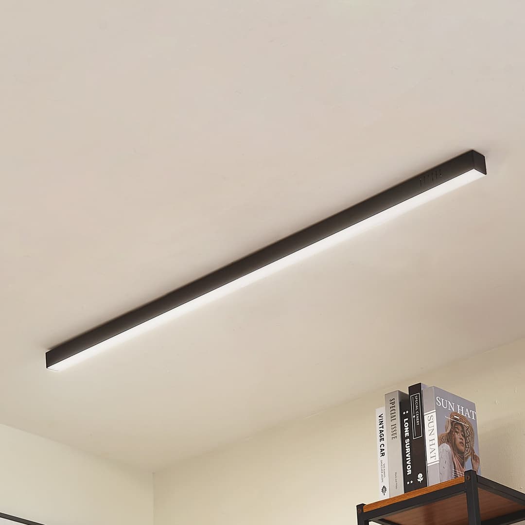 Teniona LED-Deckenleuchte 132 cm schwarz Aluminium - Lucande - Wohnzimmer - Modern - Bündig