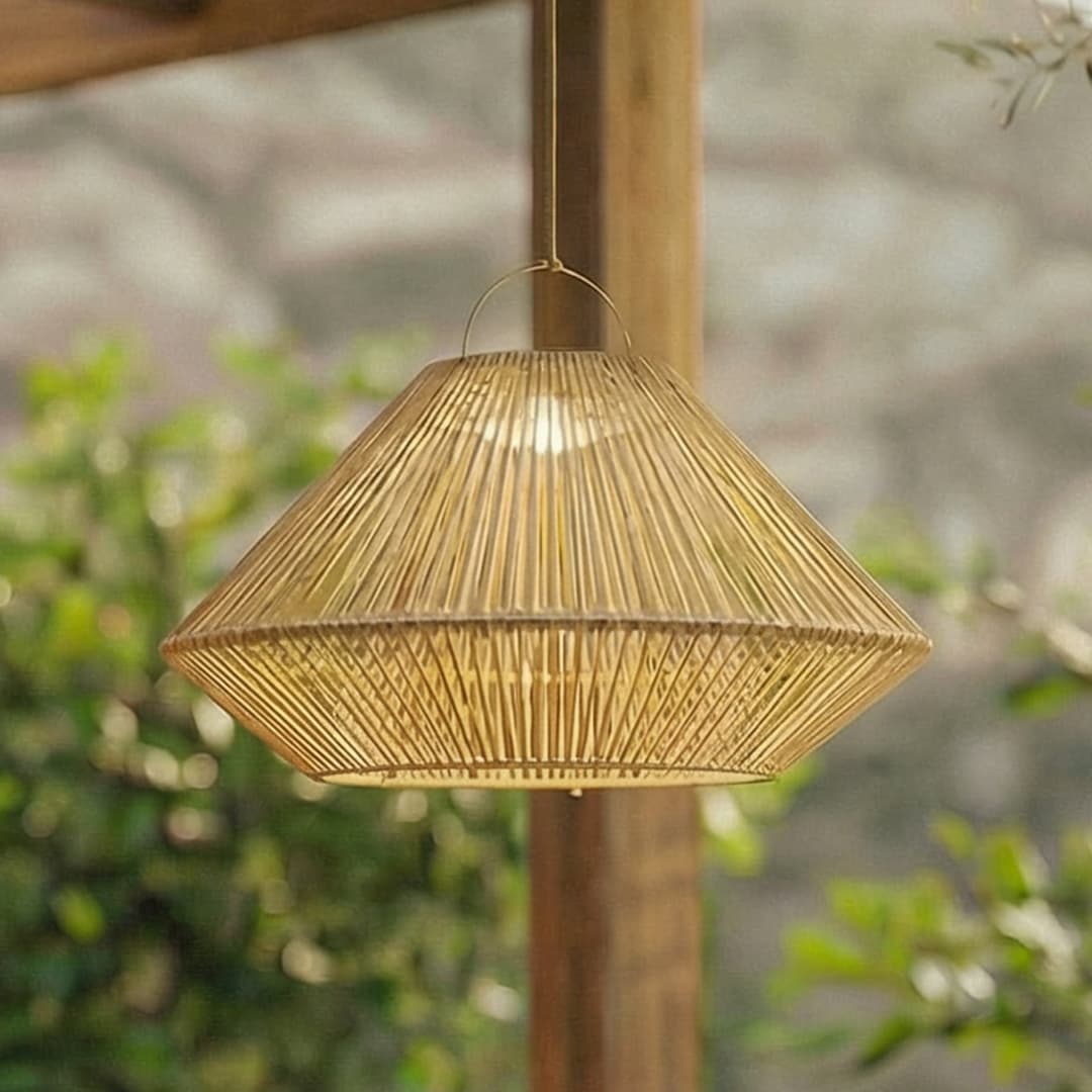 Austas LED-Solarhängeleuchte, Ø 50 cm, beige, USB, IP54 - Lindby - Balkon - Modern - Kunststoff - Einflammig