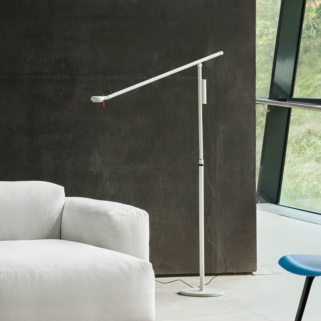 Fifty-Fifty LED-Stehlampe, grau, Höhe 135 cm, dim. - HAY - Wohnzimmer - Design - Aluminium - Einflammig