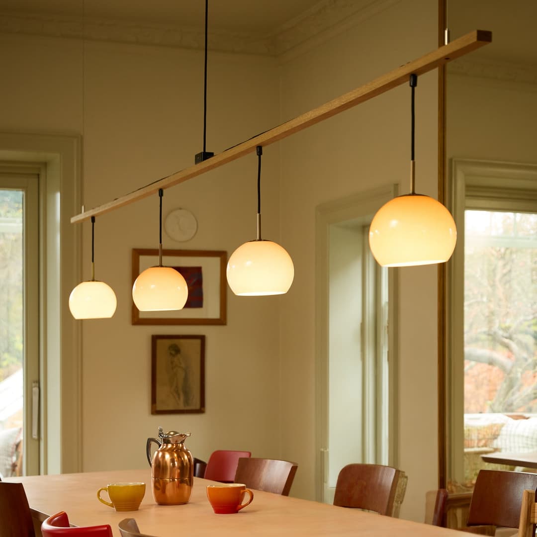 Ball Glass Pendelleuchte Ø18 Sand Grau - Frandsen - Wohnzimmer - Design - Mit Schirm