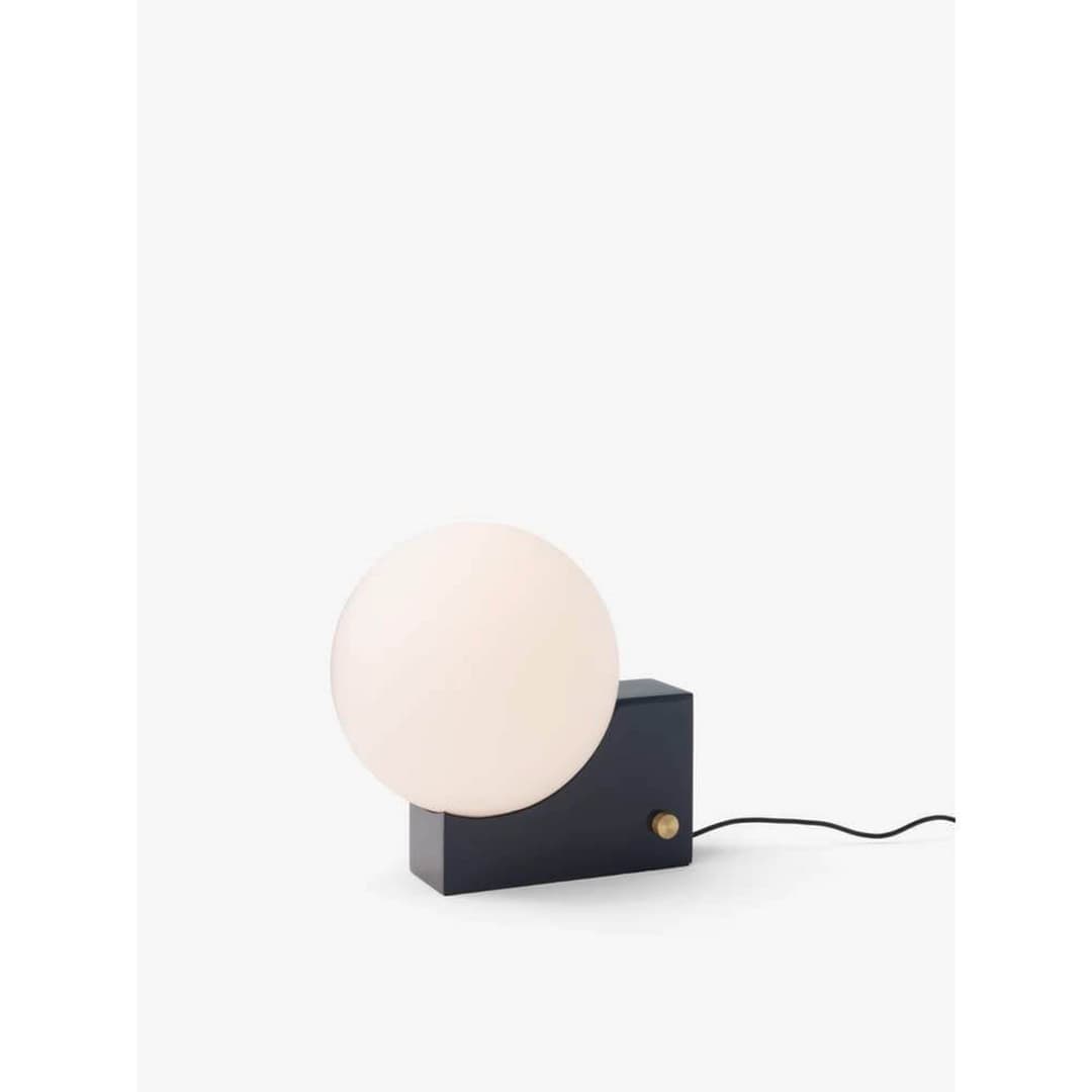 Journey SHY1 LED-Tischleuchte stahlblau - &Tradition - Wohnzimmer - Design - Glas - Einflammig