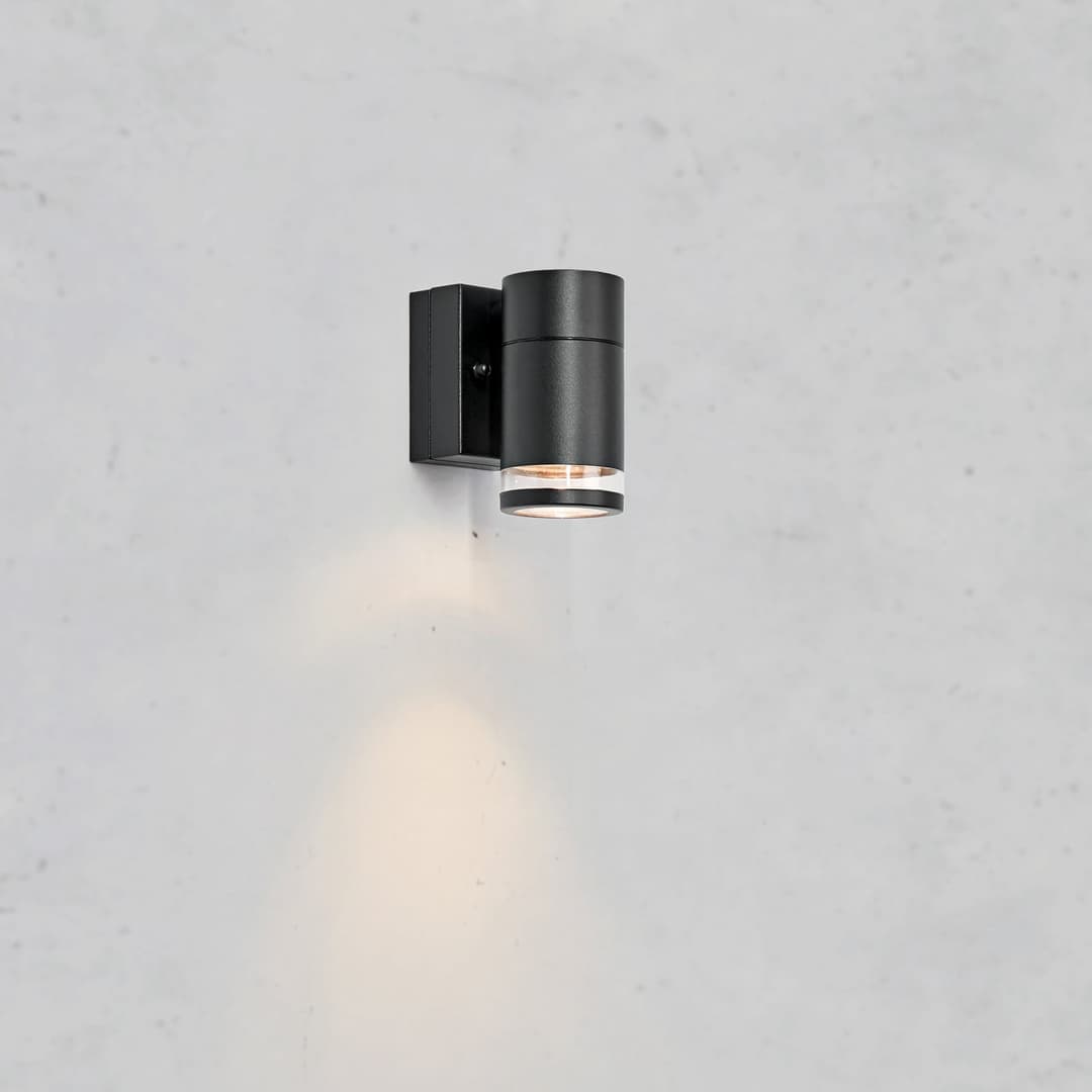 Luno LED-Außenwandlampe, schwarz, Höhe 11 cm, IP65, dim. - Markslöjd - Skandinavisch - Aluminium - Einflammig