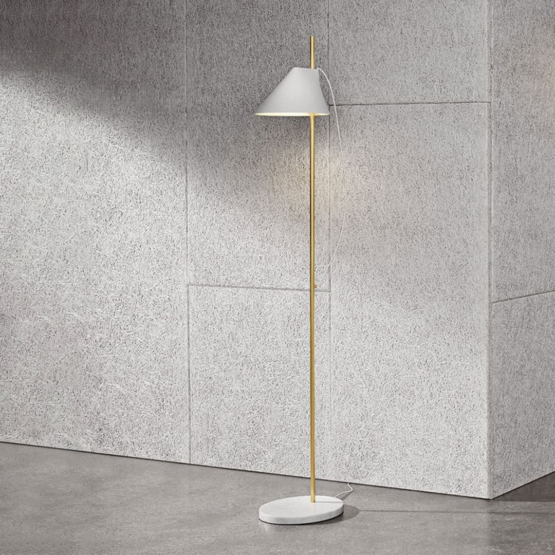 Yuh Stehleuchte Weiß/Messing - Louis Poulsen Yuh Brass - Wohnzimmer - Design - Metall - Mit Schirm