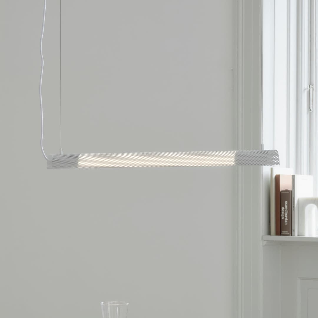 Radent Hängeleuchte, weiß, Länge 70 cm, G13 - GEJST - Esszimmer - Metall - Einflammig