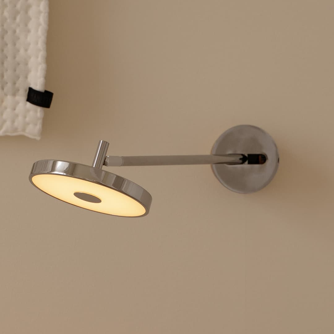 Asteria LONG HW LED-Wandleuchte stahl poliert 45 cm - UMAGE - Wohnzimmer - Design - Metall - Einflammig