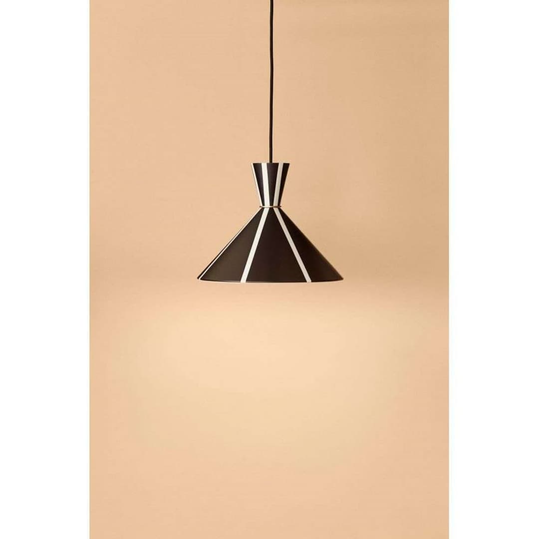 Bloom Stripe Hängelampe, schwarz/weiß, Ø 30 cm - Warm Nordic - Esszimmer - Vintage - Metall - Mit Schirm