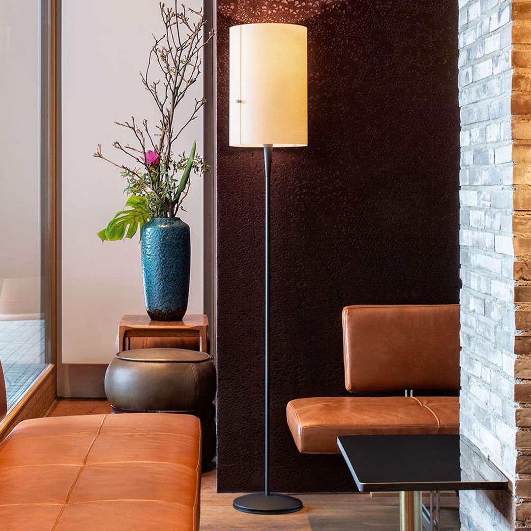 Club LED Stehleuchte L Black - Serien Lighting - Wohnzimmer - Design - Metall - Mit Schirm