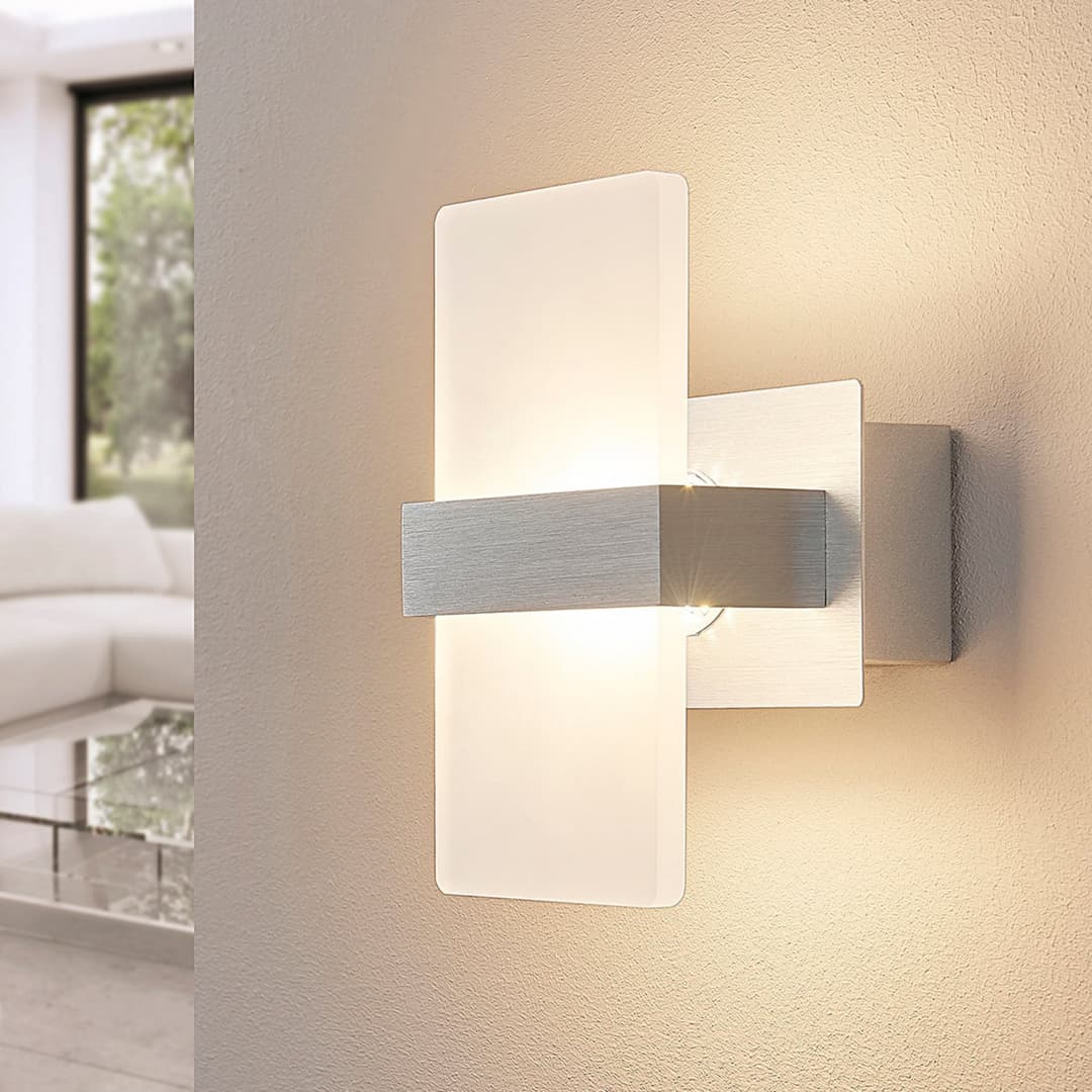 LED-Wandlampe Yorick, 18 cm, alu/weiß mit Schalter - Lindby - Schlafzimmer - Modern - Kunststoff - Eckig